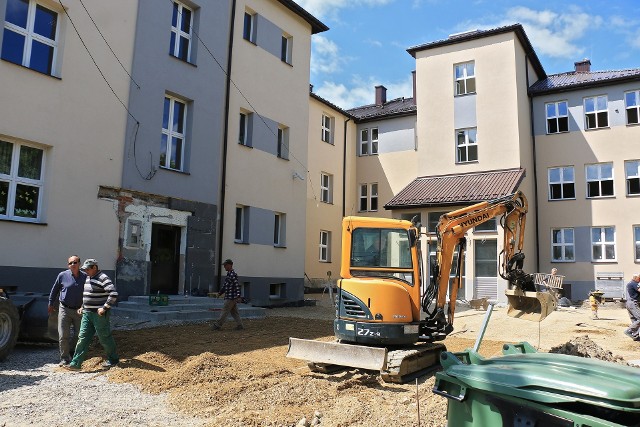 Budowa nowej części SP w Mietniowie kosztowała prawie 6,5 mln zł. Rozbudowana szkoła zostanie otwarta 1 września 2021