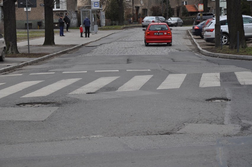 Trzy ulice i skrzyżowanie na Karłowicach będą wyremontowane [ZDJĘCIA]