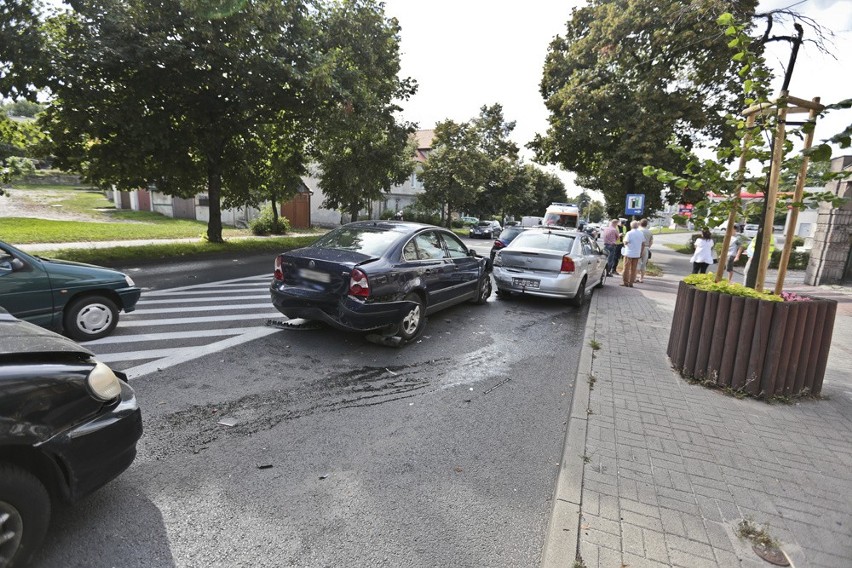 Zderzenie pięciu aut na ul. Wroclawskiej w Zielonej Górze.
