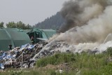 Wielki pożar składowiska odpadów. Dym widoczny z kilkunastu kilometrów (ZDJĘCIA)