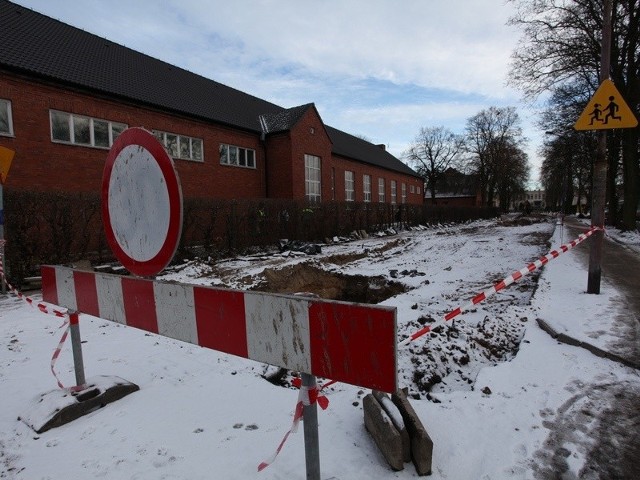 Efektem rozpoczętych przez miasto prac jest zamknięcie dla ruchu ul. Marcinkowskiego. 