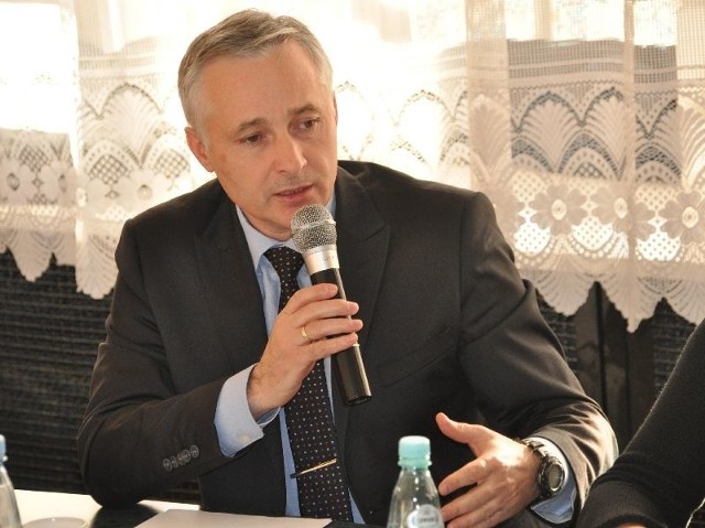 - Deficyt budżetowy 3 mln. złotych planujemy pokryć z emisji obligacji &#8211; mówi burmistrz Końskich Michał Cichocki.
