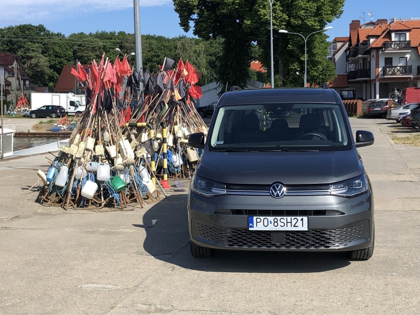 Volkswagen Caddy to małe, uniwersalne autko, które może być...