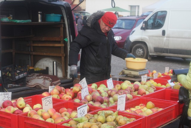 Na straganie Janusza Leśniewskiego zawsze jest bogaty wybór  jabłek