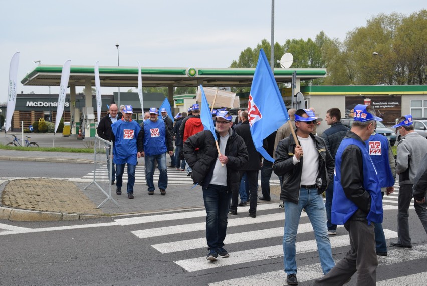 Trwa protest w Rybniku. Zablokowane centrum miasta! ZDJĘCIA