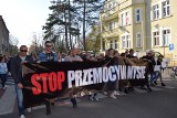 Marsz przeciwko przemocy w Nysie. Pół tysiąca ludzi na ulicach. Manifestacja po śmierci pobitego Maćka