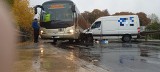 Kolizja na ul. Szubińskiej w Kcyni. Autobus zderzył się z dostawczym busem [zdjęcia]