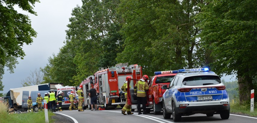 Bytowscy policjanci wyjaśniają okoliczności wypadku, do...