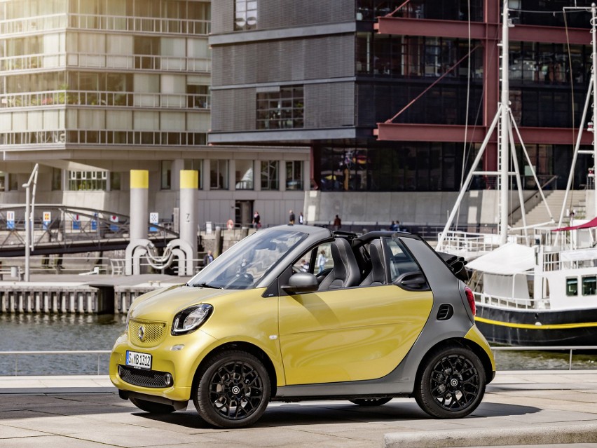 Nowy Smart Fortwo Cabrio jest gotowy do wiosennej premiery....