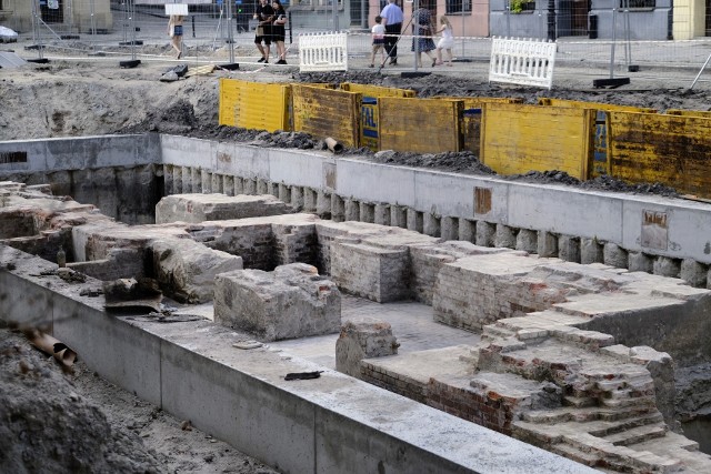 Na poznańskim Starym Rynku odkopano fundamenty dawnego nowego ratusza.