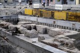 Na Starym Rynku trwają prace archeologiczne. Odkopano fundamenty dawnego Nowego Ratusza oraz liczne zabytki sprzed stuleci