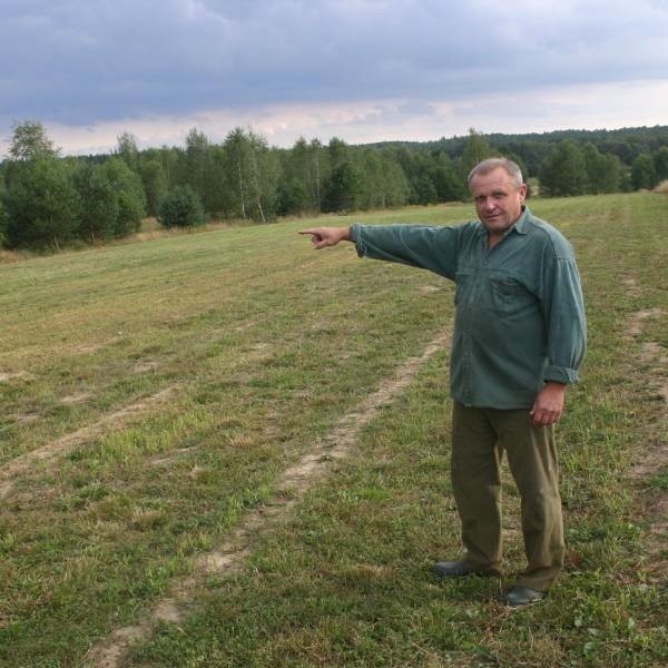 Na prywatnej działce Antoni Wiatr ze Skarżyska otwiera pierwsze w powiecie pole do minigolfa.