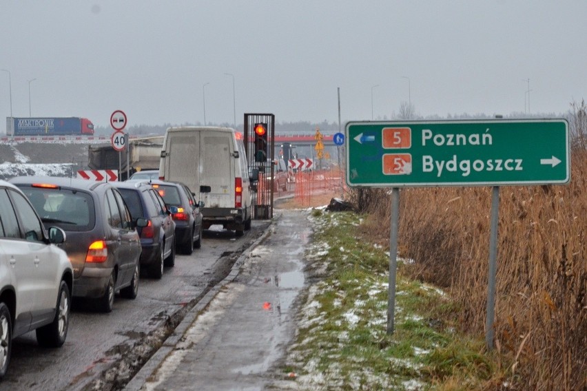 Wprowadzenie ruchu wahadłowego w Rynarzewie spowodowało...