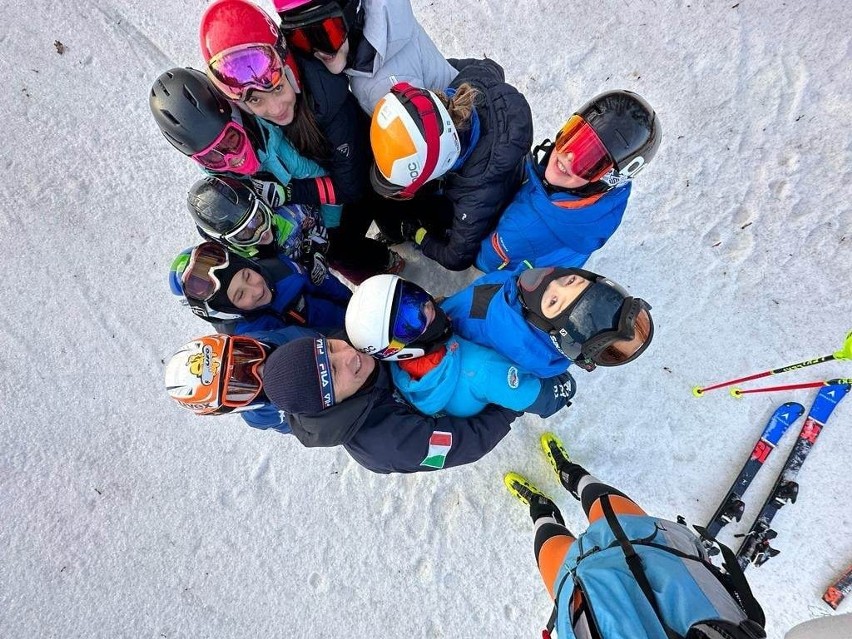 Szkoła narciarska SKI Team Kuliń-ski w Kielcach prowadzi zajęcia dla dzieci na Stadionie i na Telegrafie