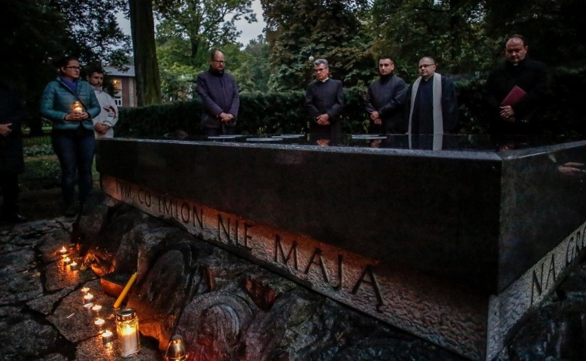 Treść nabożeństwa „Umrzeć z nadziei” przygotowała Wspólnota...