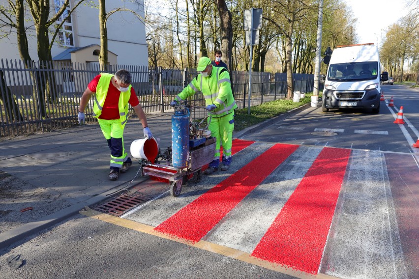 W mieście ruszyła akcja odmalowywania pasów. Na drogach spokój, warunki wymarzone