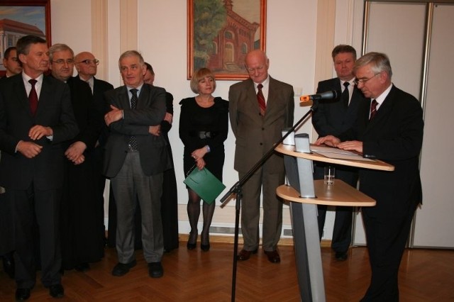 Burmistrz W. Krzyżanowski powitał wszystkich zaproszonych gości