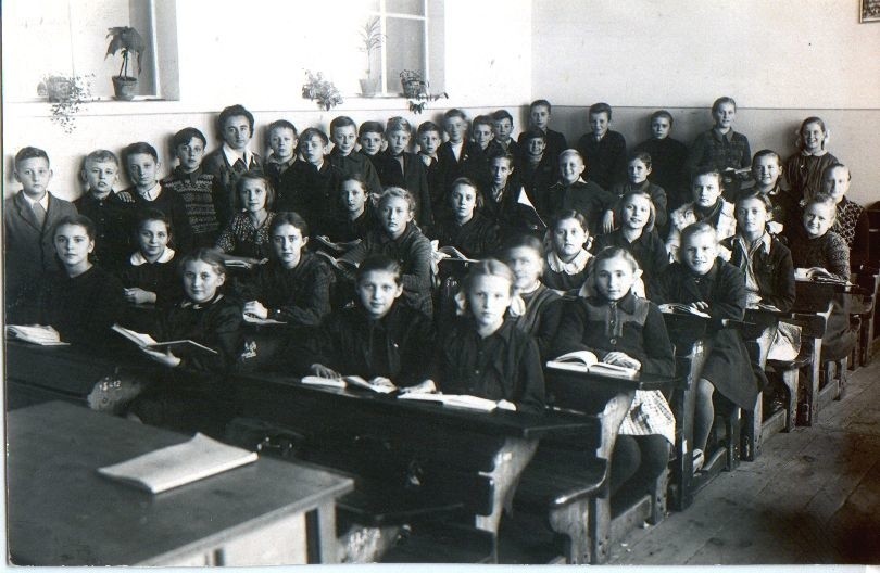 Rozpoczął się nowy rok szkolny. Jak kiedyś wyglądała szkoła? Zdjęcia z lat 50-tych i 60-tych minionego wieku