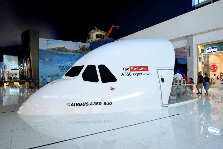 Lotnicze doświadczenia na zakupach? Nowy symulator lotu linii Emirates w centrum handlowym Dubai Mall 