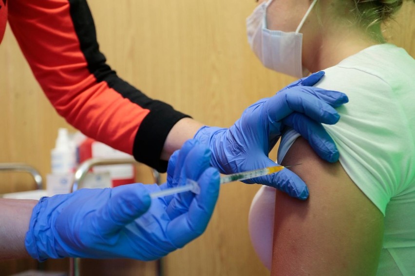 Osoby zakażone wirusem HIV będą w Polsce szczepione trzecią...