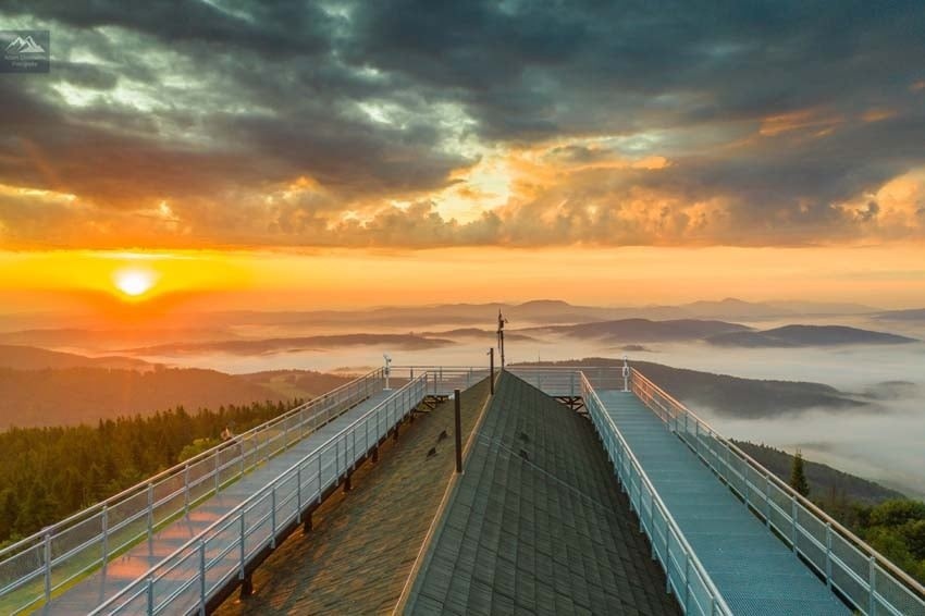 Z Jaworzyny Krynickiej można podziwiać wspaniałe panoramy...