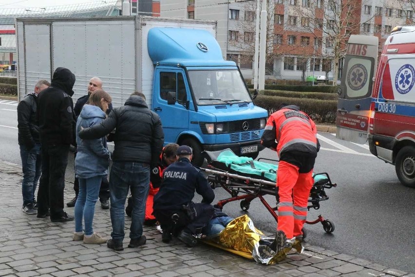 Wypadek na rondzie Reagana. Ukrainiec próbował się zabić