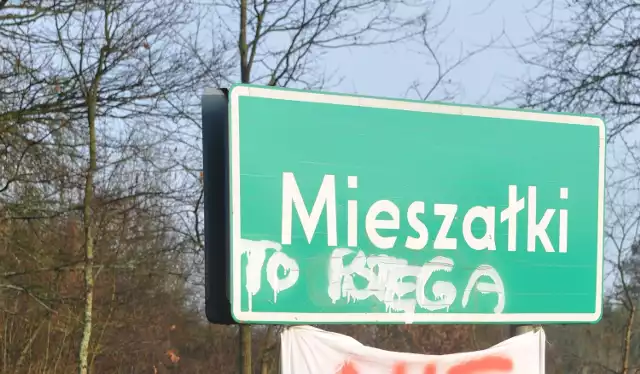 Sprawcy działali w okolicach wsi Mieszałki koło Grzmiącej