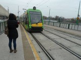 Uszkodzony tramwaj linii nr 6 utknął na moście Dworcowym w Poznaniu