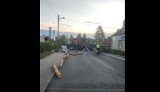 DK20 w Jeleniu koło Szczecinka: drewno spadło z ciężarówki. O krok od tragedii [zdjęcia]