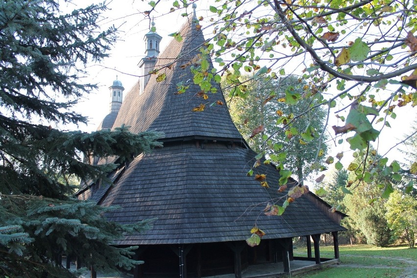 Drewniany kościół w Sękowej