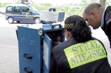 Miastecki fotoradar "strzela&#8221; też zdjęcia radnym. Nie wszyscy są chętnido zapłaty mandatów.