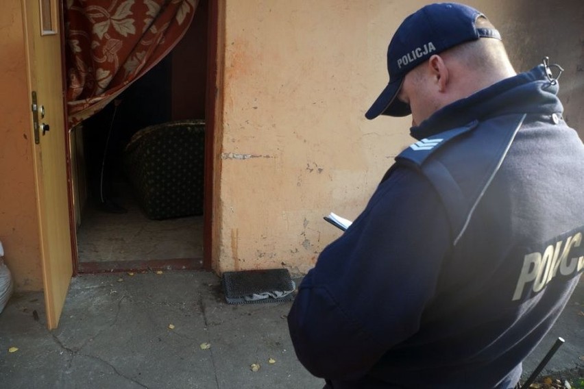 Policja w Żorach pomaga bezdomnym. Gdzie można zgłosić potrzebujące osoby? 
