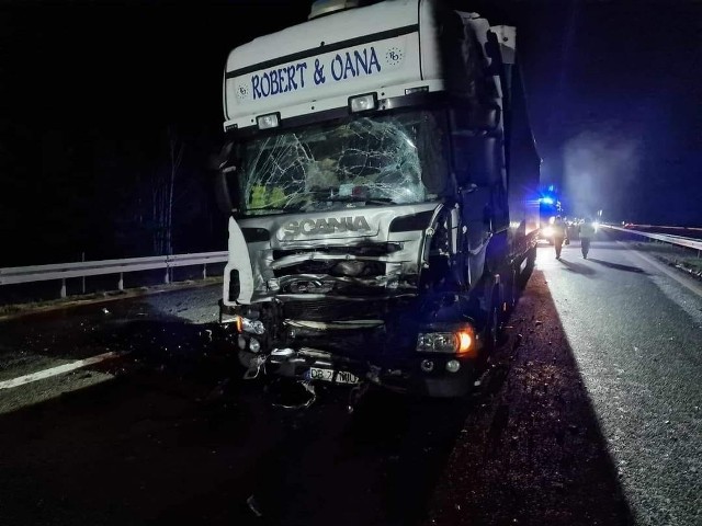 Na trasie S3 w stronę Szczecina zderzyły się dwa samochody ciężarowe.
