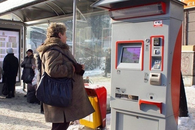 Pasażerowie MKZ skarżą się na uszkodzone biletomaty