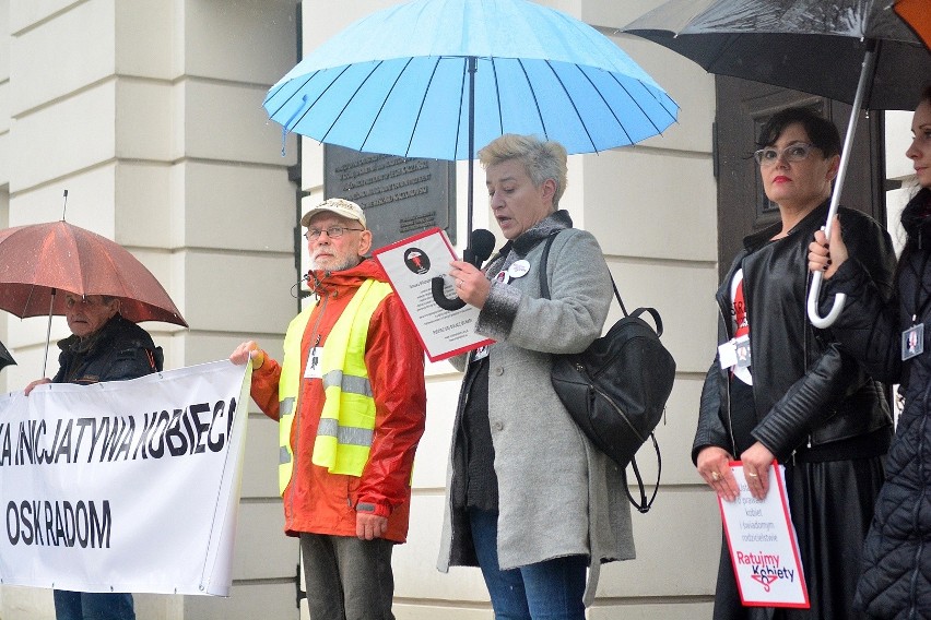 Protesty zwolenników i przeciwników zaostrzenia ustawy aborcyjnej w Radomiu