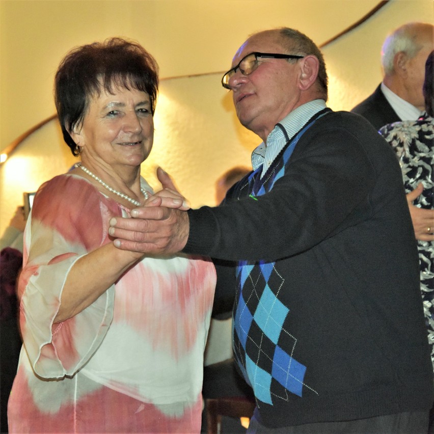 W Oświęcimiu seniorzy zabawą taneczną świętowali andrzejki.