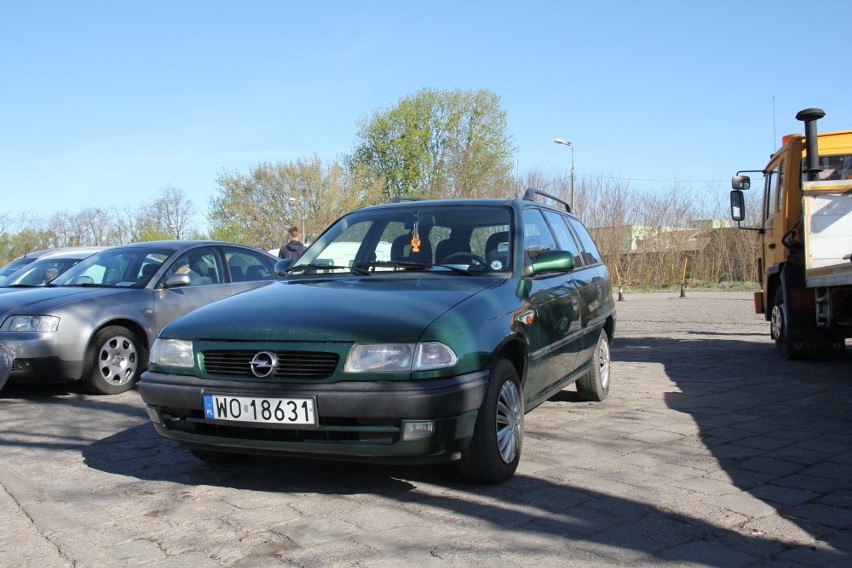 Opel Astra 1.6 benzyna, 2000 r., cena 3800 zł