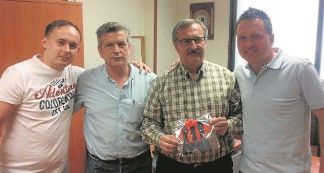 Piotr Lichota (z lewej) z Ekomu Futsal odbył staż w Hiszpanii. Spotkał się też z przedstawicielami Madryckiej Federacji Futsalu. Zdobytą tam wiedzę chce wykorzystać  w swoim klubie w Nowinach. 
