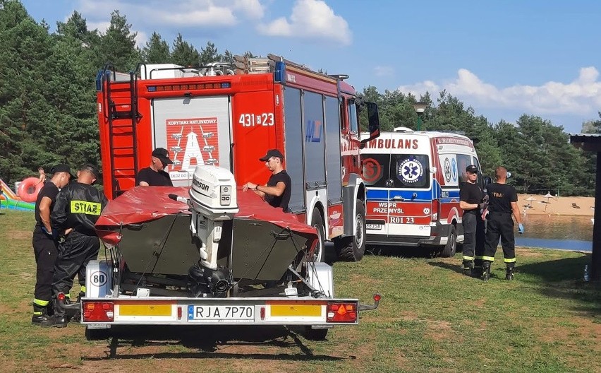 Tragedia w Radawie. Kobieta zmarła na oczach wnuków [ZDJĘCIA]