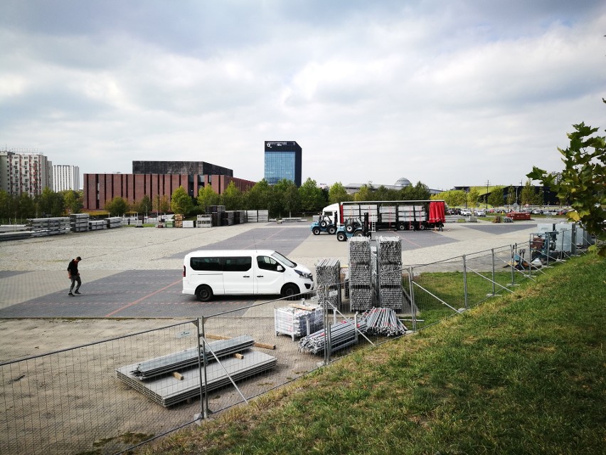 Darmowy parking w Katowicach między Muzeum Śląskim i NOSPR zamknięty w 2018. Gdzie zaparkować w Katowicach? Darmowy parking, Katowice