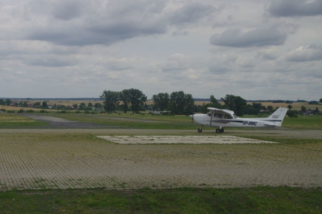 Na terenie przyszłej inwestycji działa od lat Aeroklub Ziemi Zamojskiej, który docelowo miałby zająć się obsługą lotów