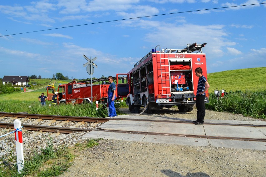 Autem podróżowały 4 osoby, rodzice z dwójką dzieci -...