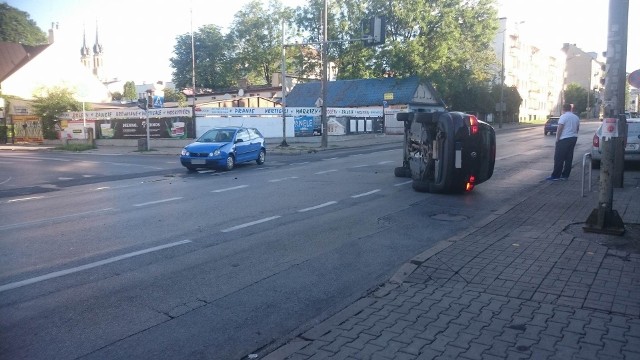 Zderzenie na skrzyżowaniu ulic Waryńskiego i 25 Czerwca w Radomiu.