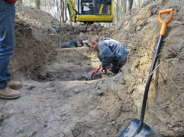 Poszukiwania prowadzone na terenie Piasków przez ekipę ze Stowarzyszenia Pomost w Poznaniu Czytaj więcej