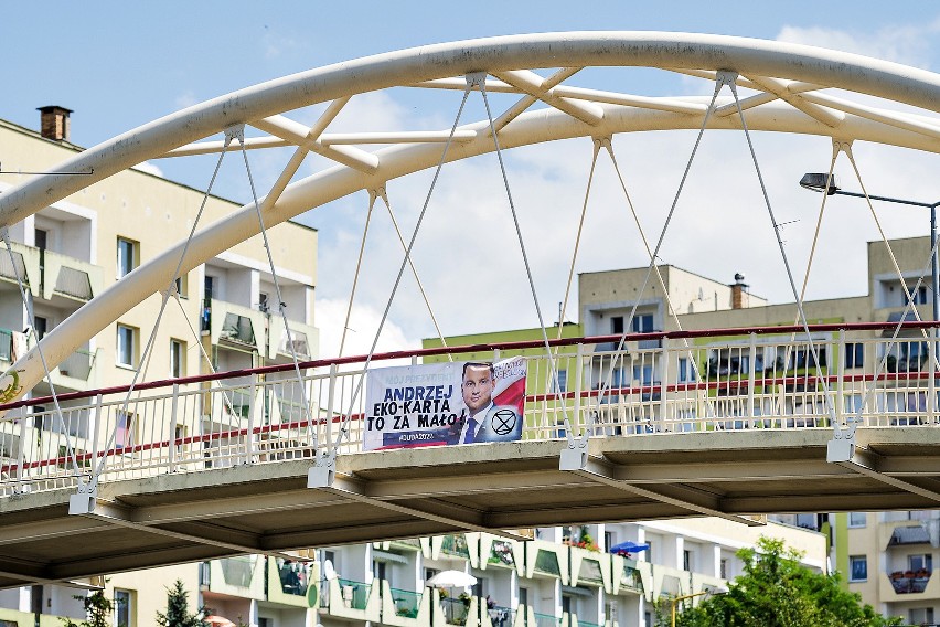 Aktywiści ze Szczecina przypominają prezydentowi Dudzie o wyborczych obietnicach