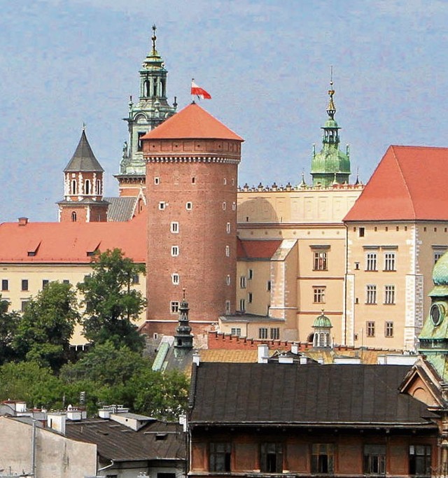 Według resortu kultury Wawel może wywiesić flagę na stałe