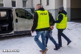 Szedł ul. Podgórną w Zielonej Górze z pistoletem. Wcześniej postrzelił człowieka [ZDJĘCIA, WIDEO]