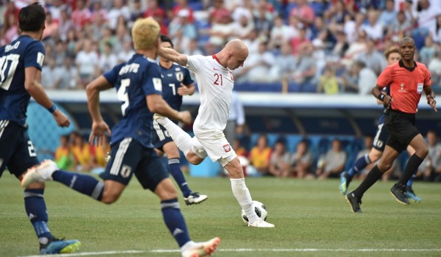 Rafał Kurzawa wykorzystał prostopadłe podanie Ganso.