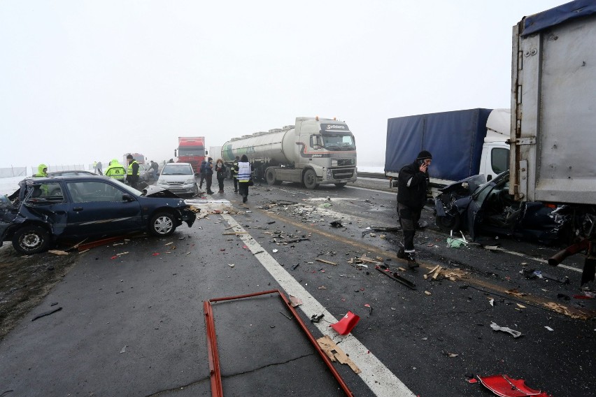 Karambol na autostradzie A1 pod Piotrkowem