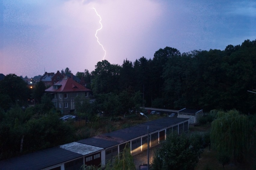 Kolejna noc z burzami na Opolszczyźnie. Ponad 60 interwencji strażaków